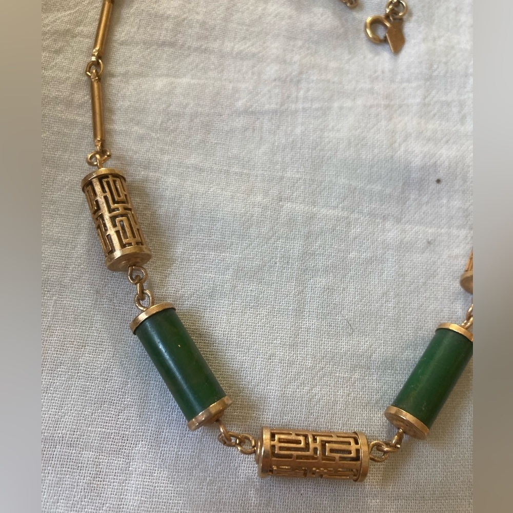 Sarah Coventry Faux Jade Necklace - Picture 6 of 9